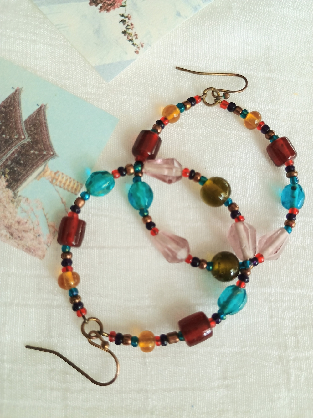 🦣 FESTIVAL FASHION 🦣 VTG Multi-Colored Art Glass Hoop Earrings, Whimsigothic